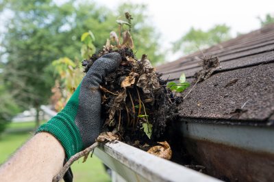 Gutter Cleaning in Salem, New Hampshire